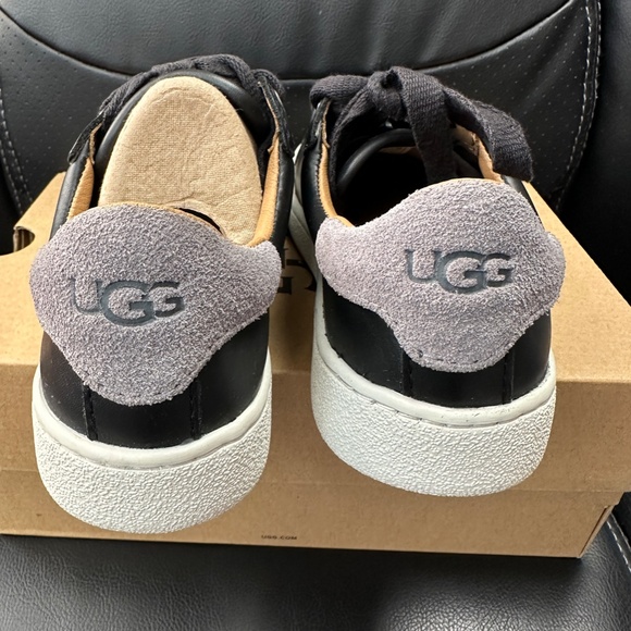 NIB! UGG Women's Casual Chrome Toe Sneaker Milo In Black Leather Size US5/EU36 - Picture 6 of 10